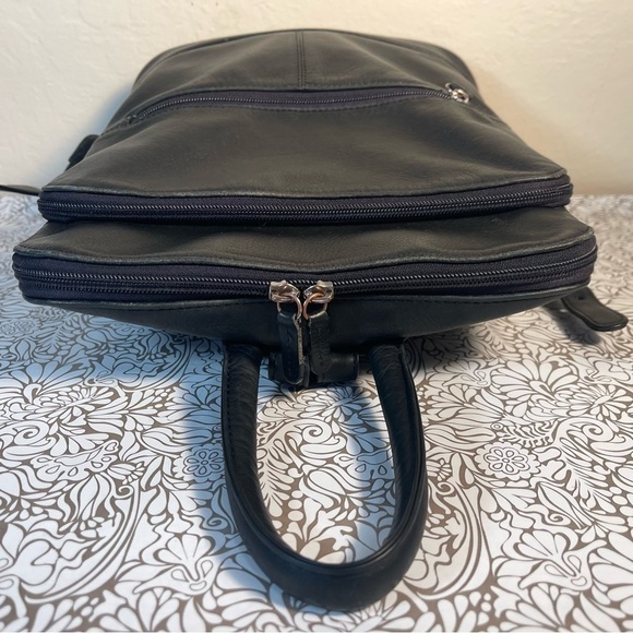 ili New York Adjustable Strap Leather Backpack - Picture 7 of 14